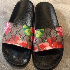 Gucci slides women